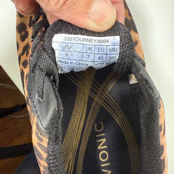 VIONIC Sneakers Low Top 335 Tourney 1st Ray Technology Cheetah Print 11 - Picture 9 of 10